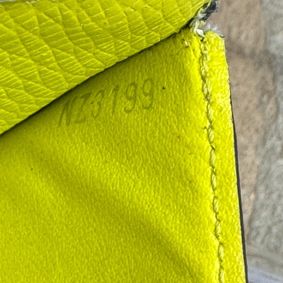 🌟 “B” Louis Vuitton Taigarama Coin/Card Holder Electric Yellow - Picture 5 of 5